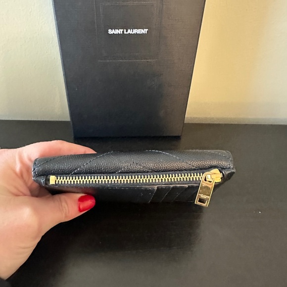 Saint Laurent CASSANDRE FRAGMENTS FLAP CARD CASE - Picture 4 of 6